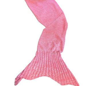 Charming Pink Mermaid Tail Blanket